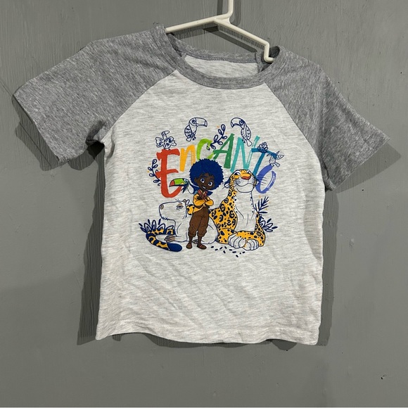 Disney Encanto shirt - Picture 1 of 4